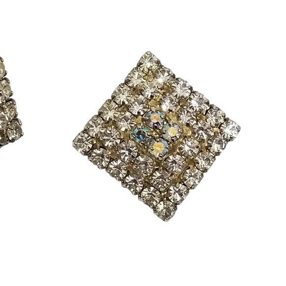 VINTAGE GOLDTONE & GLASS RHINESTONE DIAMOND SHAPE STATEMENT EARRINGS - Picture 4 of 6